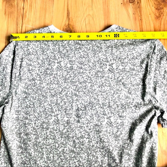 NEW EXPRESS Camo T Shirt Small Gray Crewneck UNISEX Woman’s NWOT - Picture 10 of 15